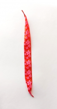 Лента атласная 25 мм, принт розовые цветы, с наконечником