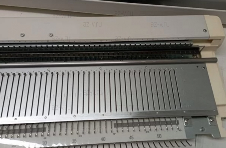 Однофонтурная вязальная машина Silver Reed SK 890 3 класс, электронная